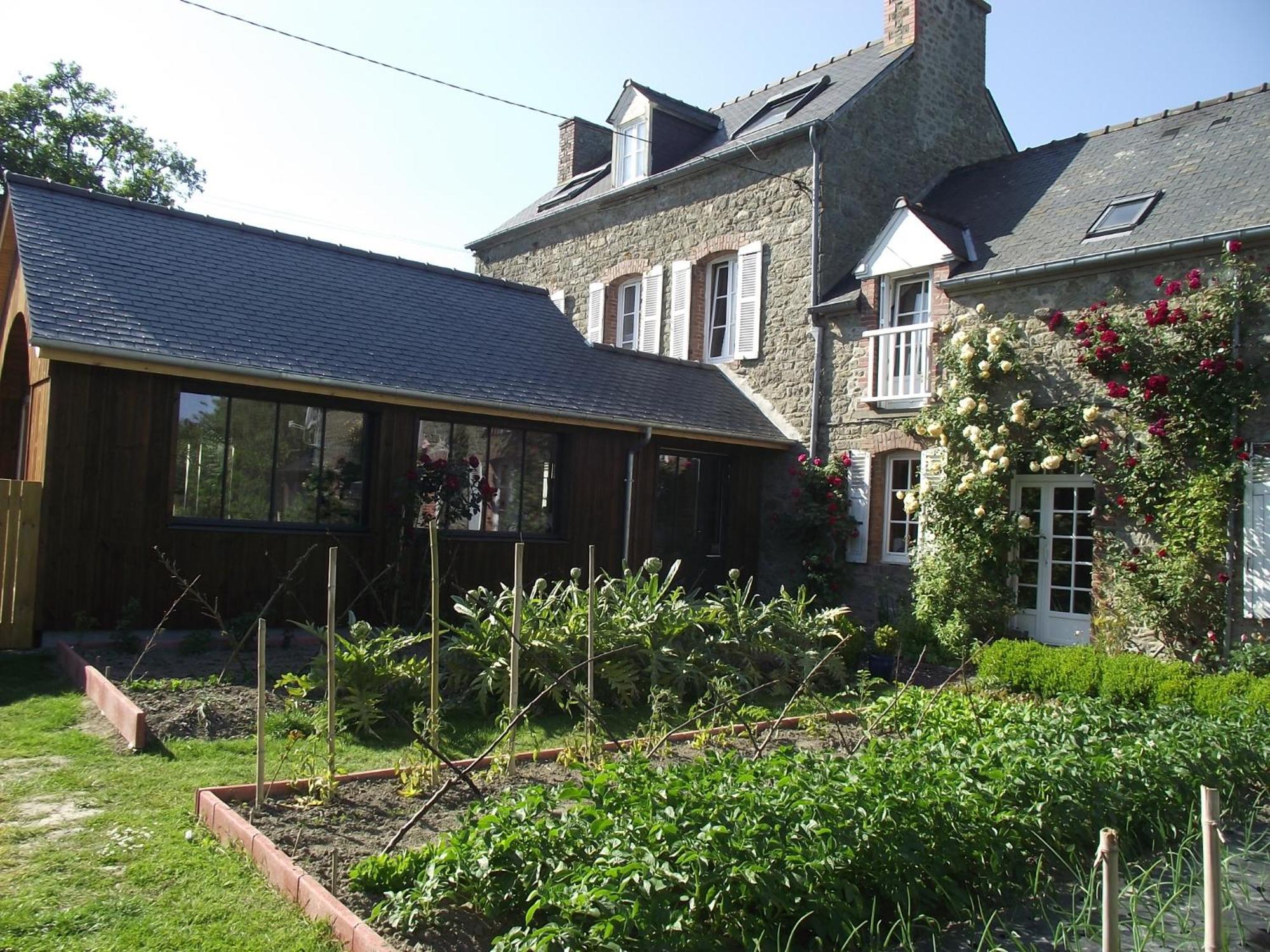 Chambres D'Hotes Le Clos D'Enhaut ดีนาร์ ภายนอก รูปภาพ