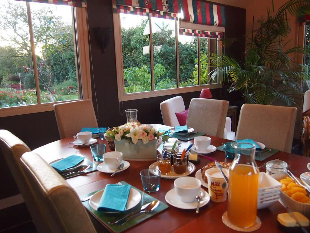 Chambres D'Hotes Le Clos D'Enhaut ดีนาร์ ภายนอก รูปภาพ