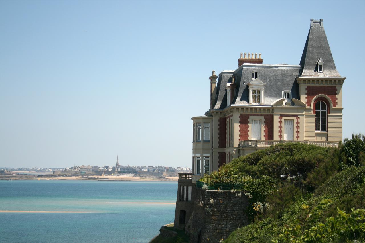 Chambres D'Hotes Le Clos D'Enhaut ดีนาร์ ภายนอก รูปภาพ
